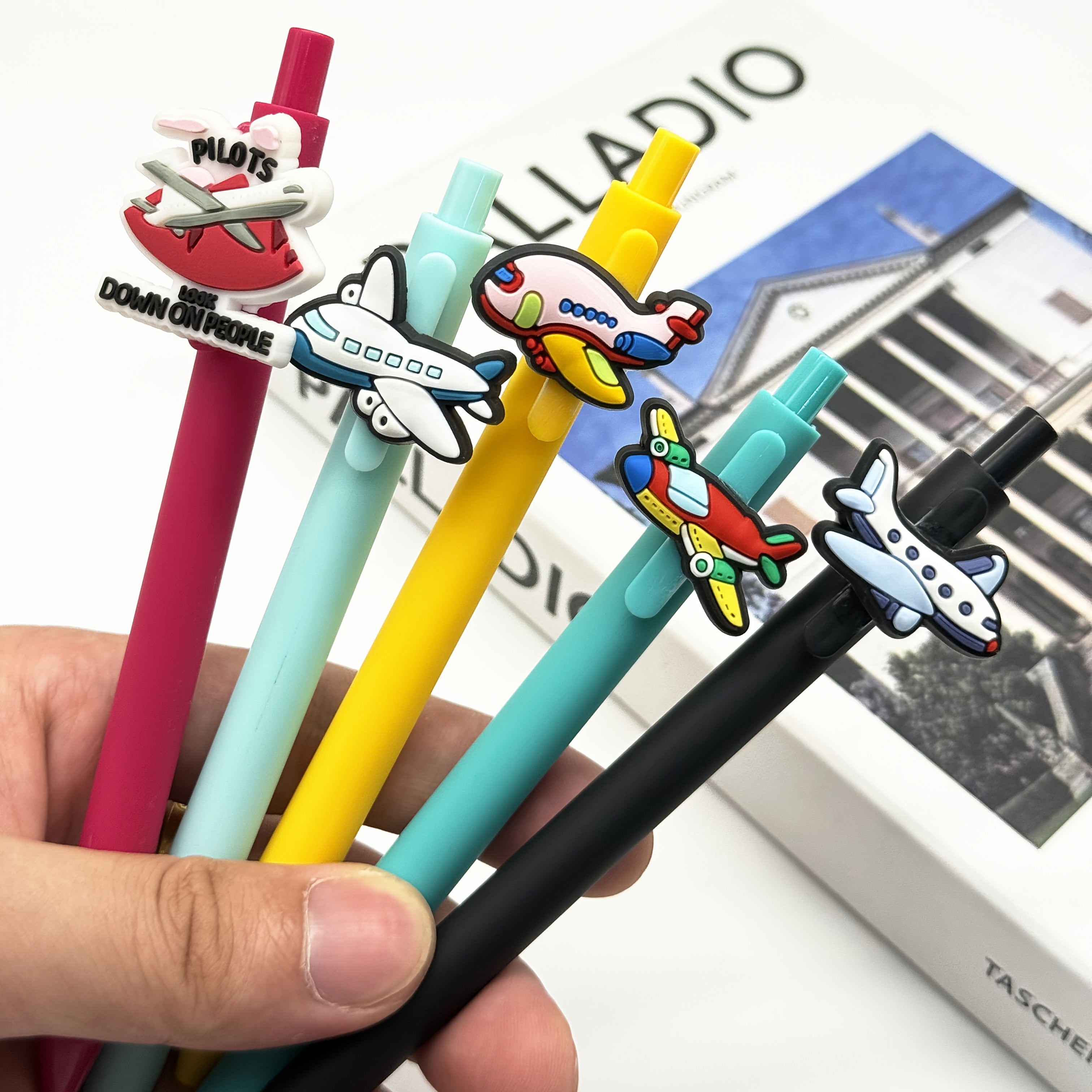 12/20pcs Airplane-Themed Ballpoint Pens, Click-Type Gel Pens, Perfect for Student Supplies and Gifts – Halloween & Christmas Party Stationery, Holiday Gifts, School Supplies, Fun Design, Playful Writing, Plastic Pens, Smooth Writing, Retractable Pen,