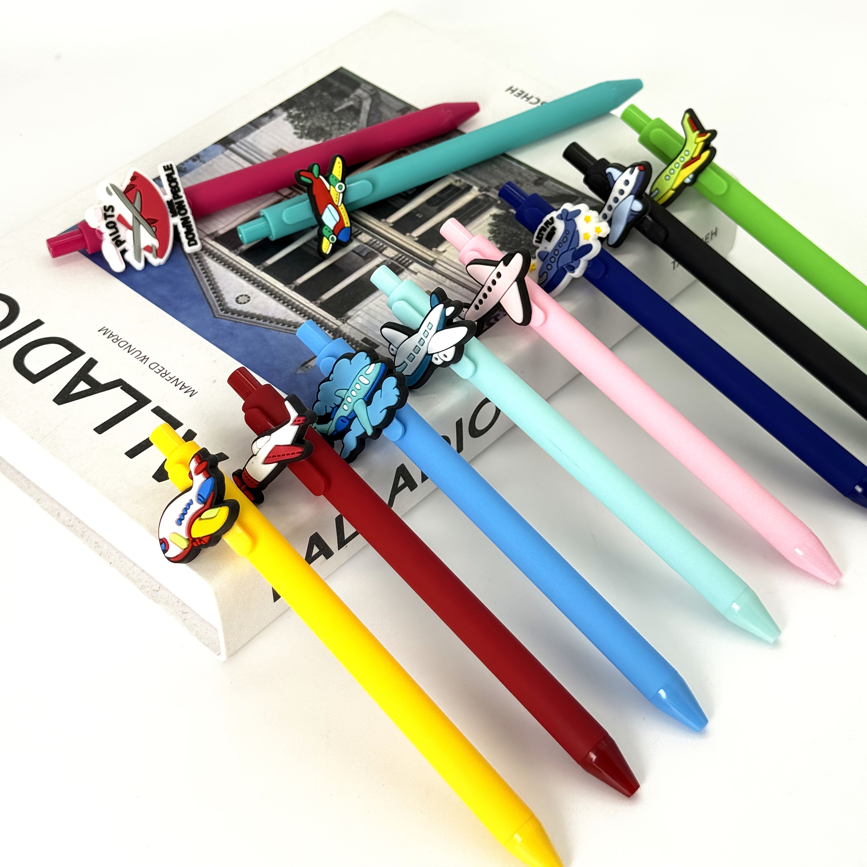 12/20pcs Airplane-Themed Ballpoint Pens, Click-Type Gel Pens, Perfect for Student Supplies and Gifts – Halloween & Christmas Party Stationery, Holiday Gifts, School Supplies, Fun Design, Playful Writing, Plastic Pens, Smooth Writing, Retractable Pen,